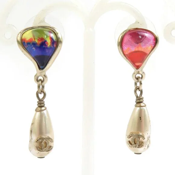 CHANEL White Pearl Logo Earrings - Picture 1 of 5